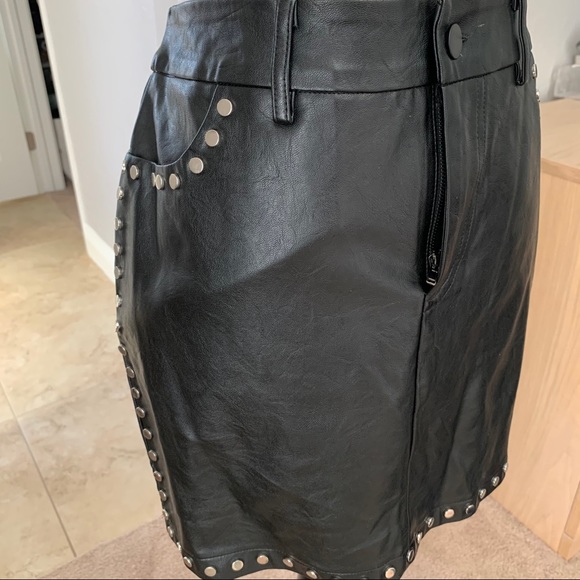 NWT Forever 21 Faux leather studded skirt large - Picture 2 of 10